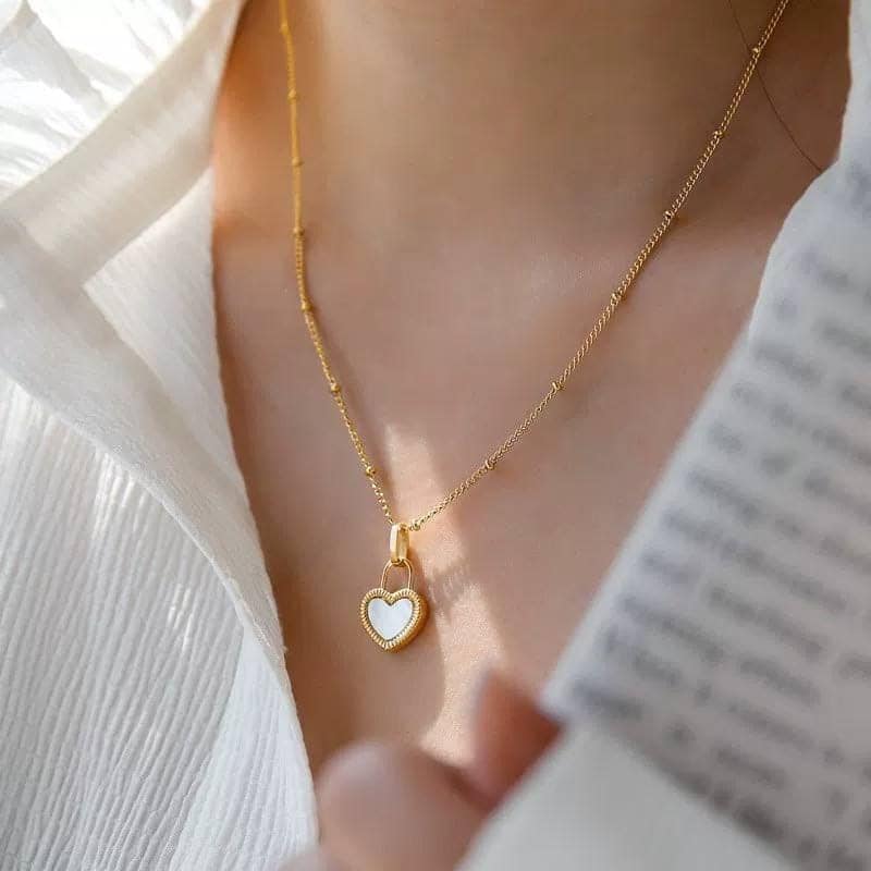 HEART NECKLACE - سلسلة قلب دبل فيس أبيض وأسود