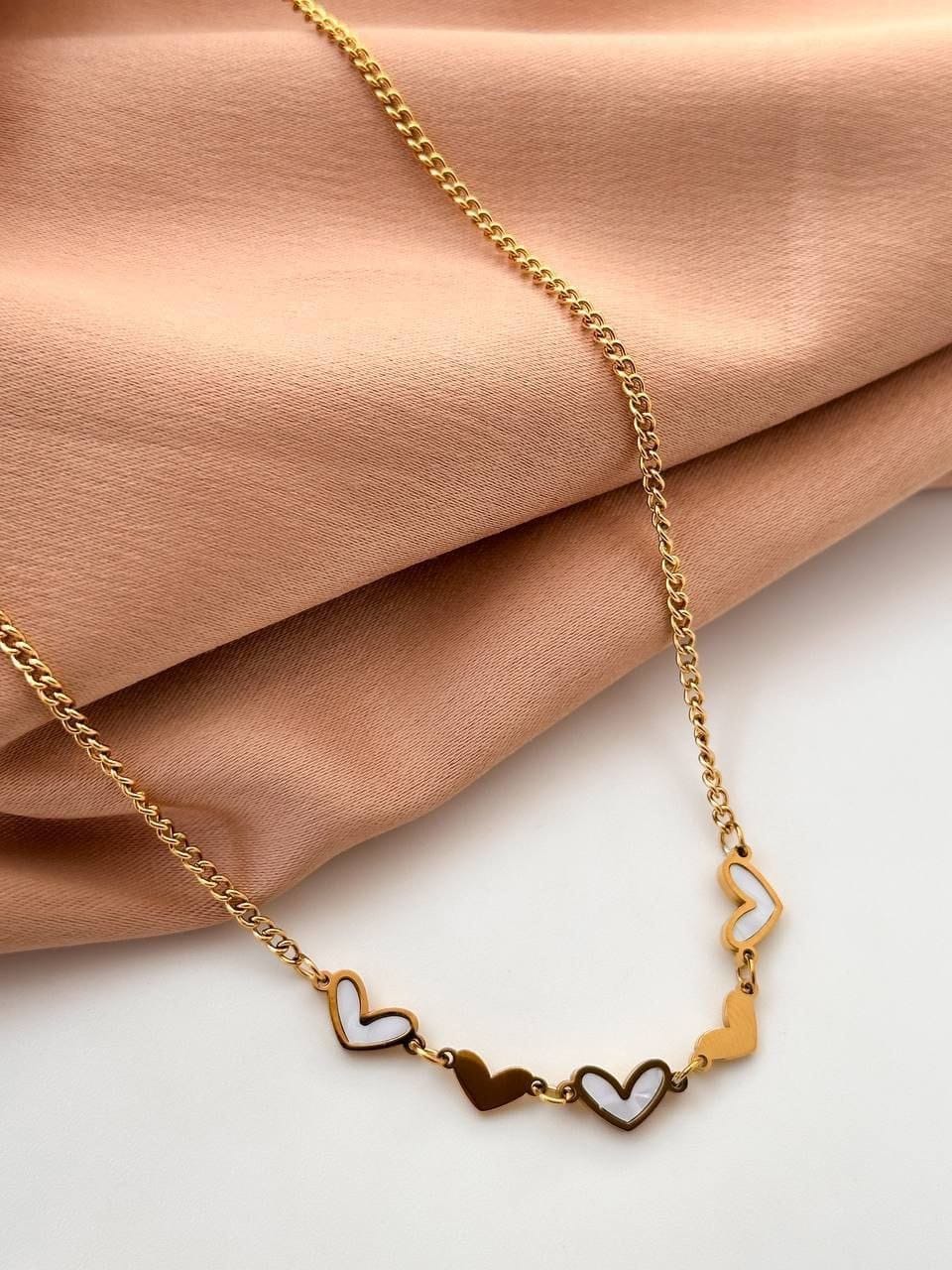 NECKLACE HEARTS - سلسلة قلوب